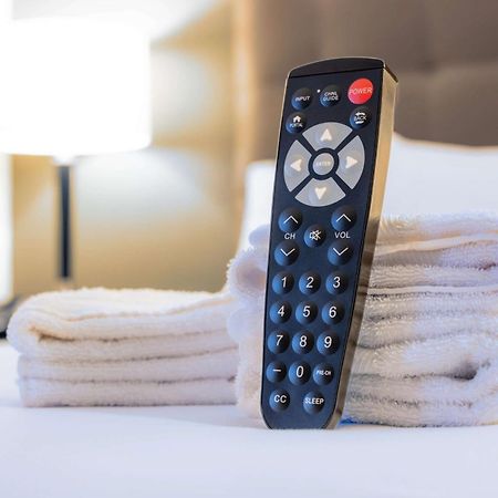 Drury Inn & Suites メリディアン エクステリア 写真