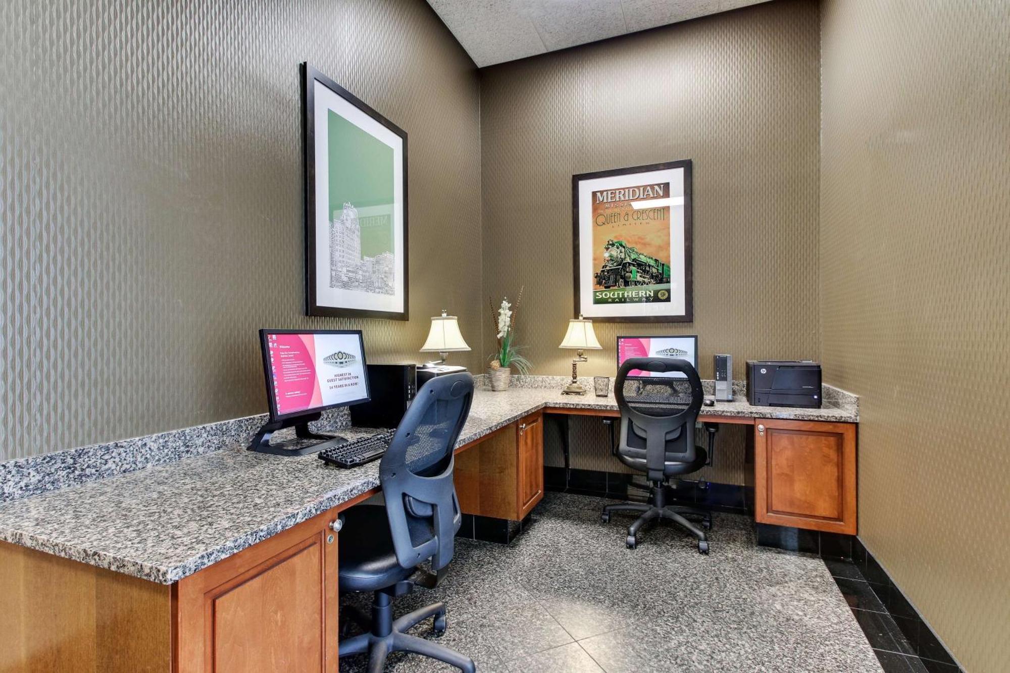 Drury Inn & Suites メリディアン エクステリア 写真