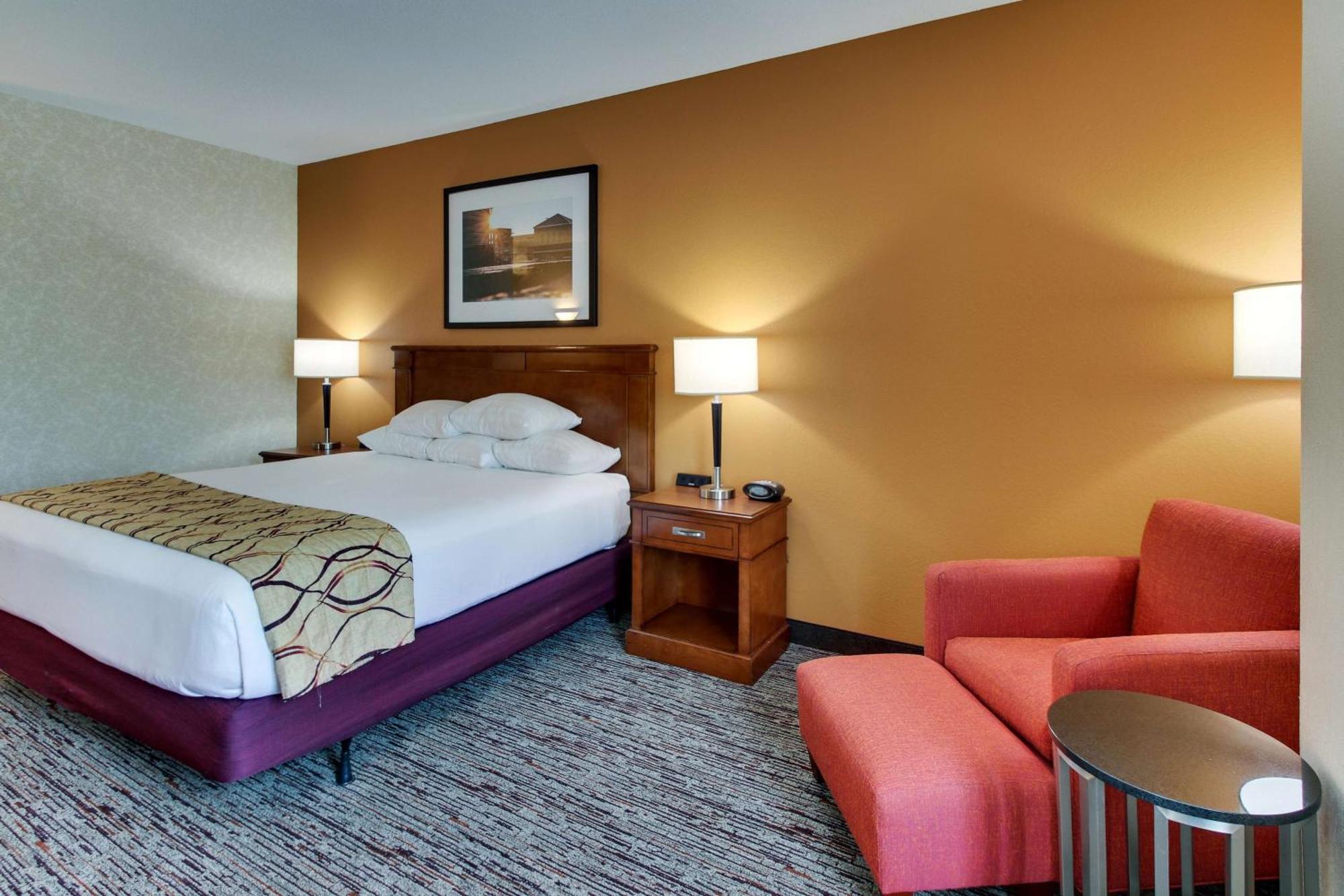 Drury Inn & Suites メリディアン エクステリア 写真