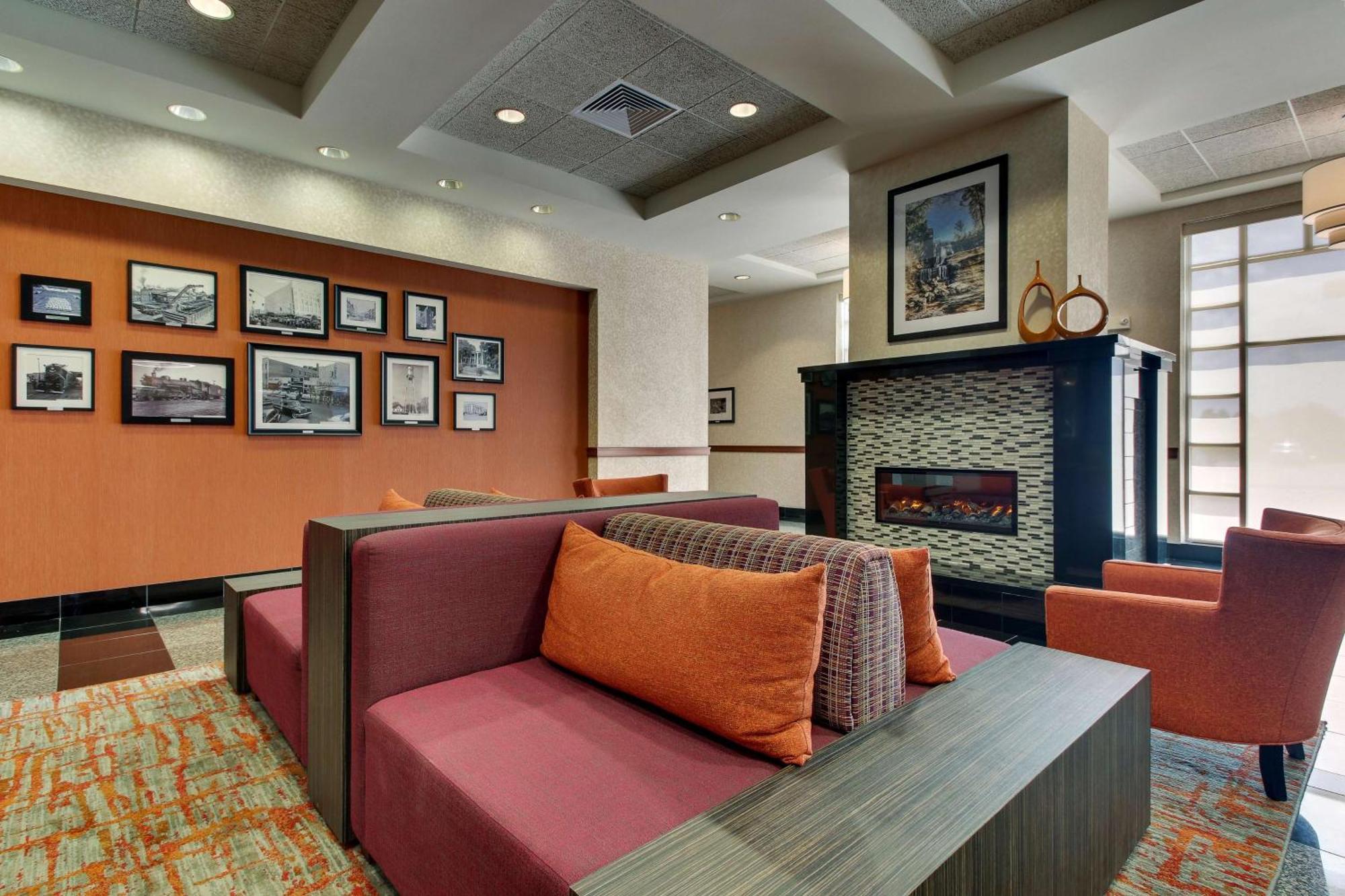 Drury Inn & Suites メリディアン エクステリア 写真